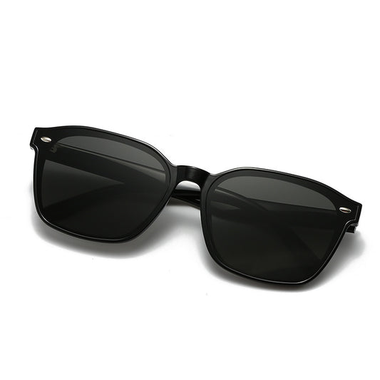 Square sunglasses for men and women